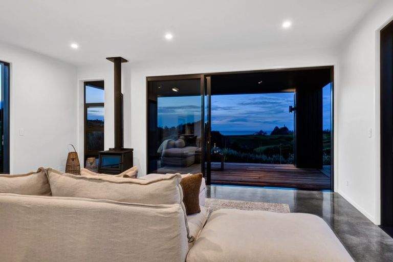 Photo of property in 29 Washer Road, Omata, New Plymouth, 4374