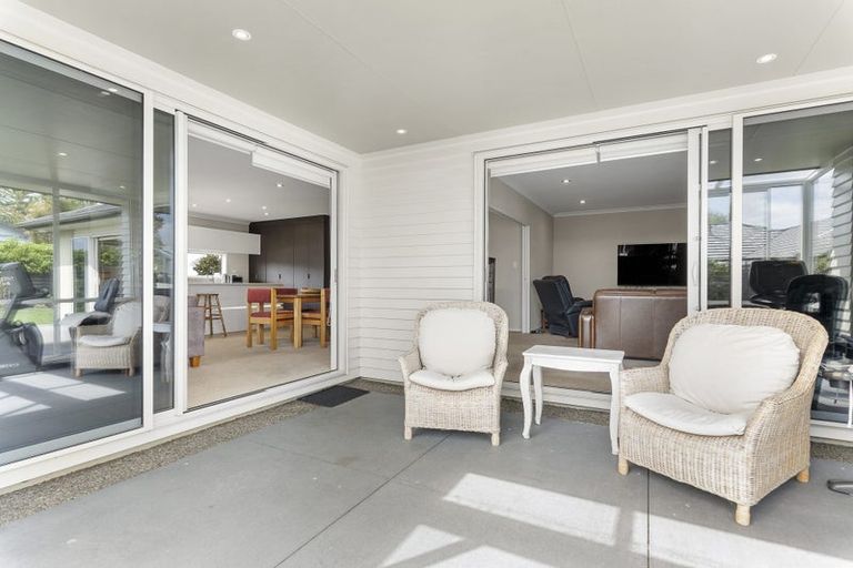 Photo of property in 11 Portland Drive, Mangorei, New Plymouth, 4312