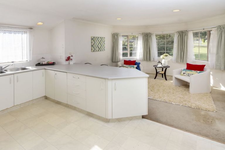 Photo of property in 26 Palmcrest Grove, Highland Park, Auckland, 2010