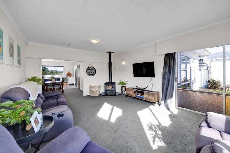 Photo of property in 191 Seaview Road, Westown, New Plymouth, 4310