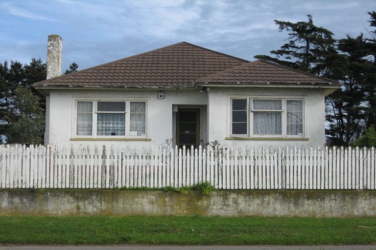 Photo of property in 19 Mosston Road, Castlecliff, Whanganui, 4501