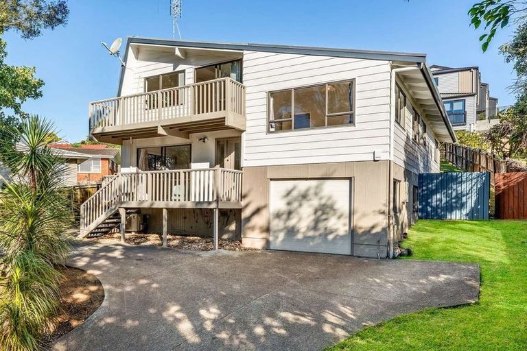 Photo of property in 3 Walnut Lane, Browns Bay, Auckland, 0630