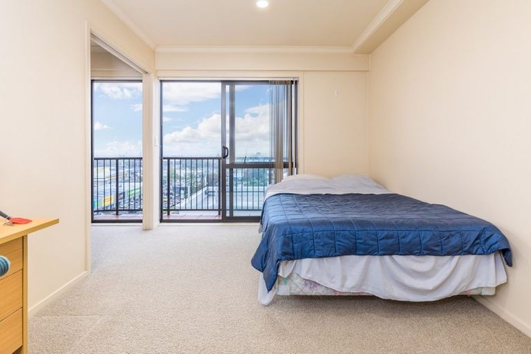 Photo of property in The Rennaissance, 11h/18 Ronwood Avenue, Manukau, Auckland, 2104