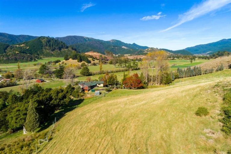 Photo of property in 33 Lindens Road, Mount Pleasant, Blenheim, 7273