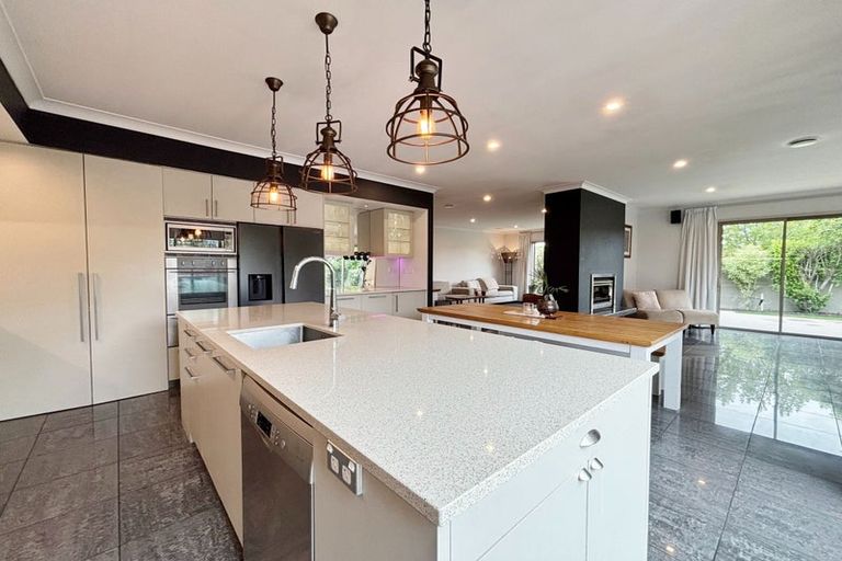 Photo of property in 68 Coolspring Way, Redwood, Christchurch, 8051