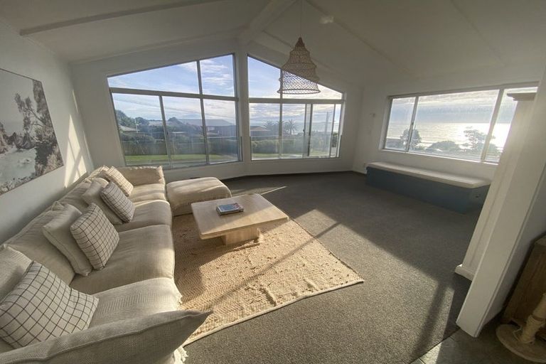 Photo of property in 3 Dixon Street, Oakura, 4314