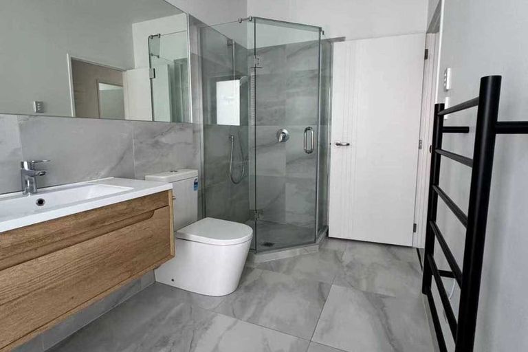 Photo of property in 12 William Calvert Drive, Swanson, Auckland, 0614