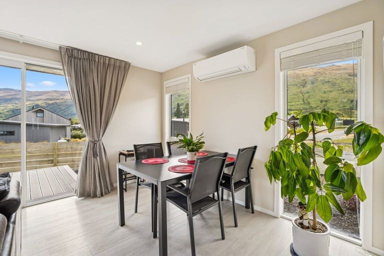 Photo of property in 8 Lakefield Close, Kingston, Athol, 9793