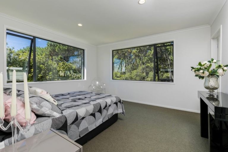 Photo of property in 3 Aberley Road, Schnapper Rock, Auckland, 0632