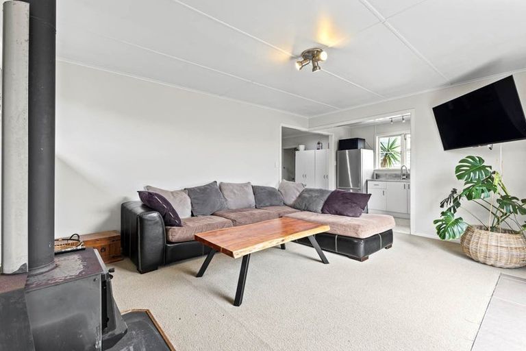 Photo of property in 111a Clevedon Road, Papakura, 2110