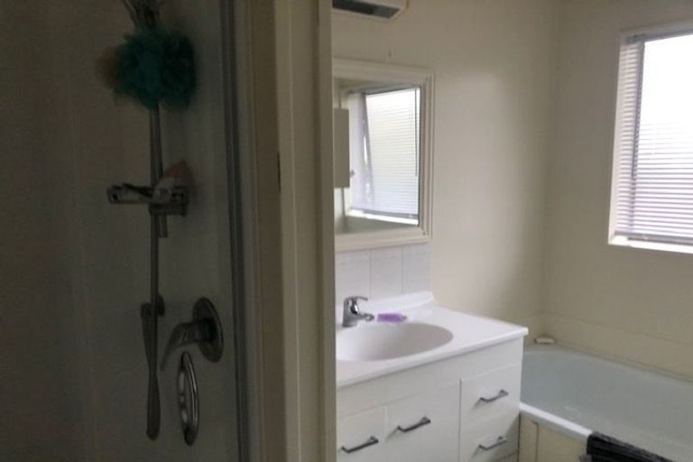 Photo of property in 50c Mirrabooka Avenue, Botany Downs, Auckland, 2010