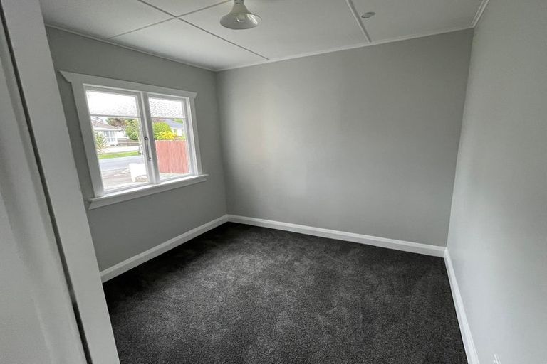 Photo of property in 102 Gibbons Street, Ebdentown, Upper Hutt, 5018