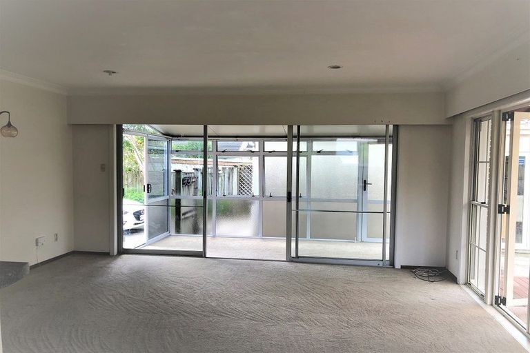 Photo of property in 2/130 Ti Rakau Drive, Pakuranga, Auckland, 2010