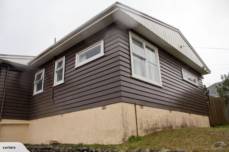 Photo of property in 9 Coates Street, Tawa, Wellington, 5028