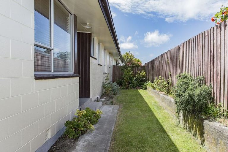 Photo of property in 1/148a Beach Road, North New Brighton, Christchurch, 8083