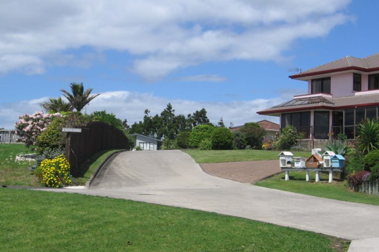 Photo of property in 46c The Crescent, Waihi Beach, 3611