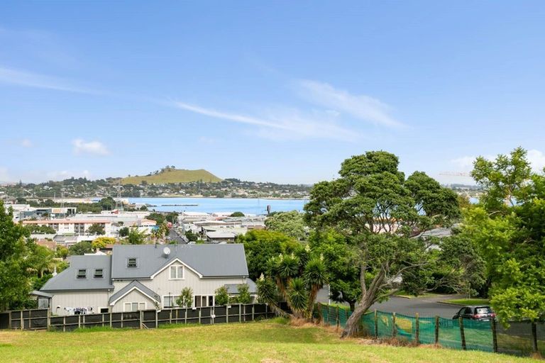 Photo of property in 75l Hill Street, Onehunga, Auckland, 1061