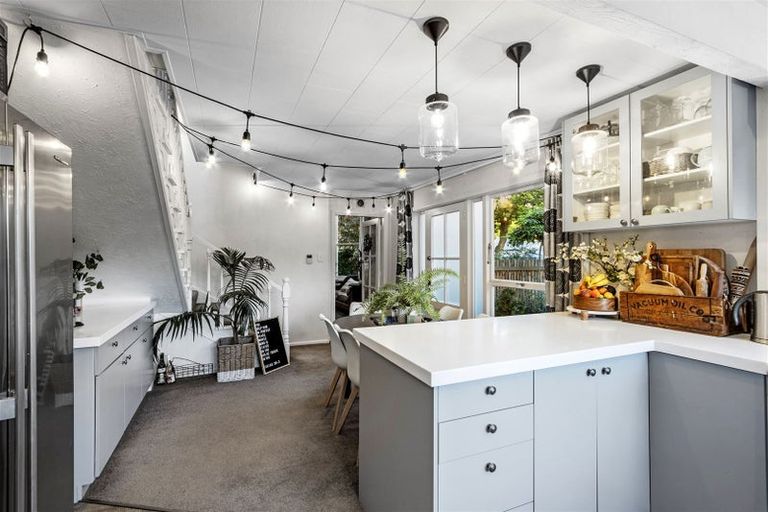 Photo of property in 9 Lake Terrace Road, Burwood, Christchurch, 8061