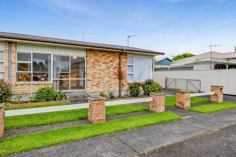 Photo of property in 15 Grey Street, Hawera, 4610