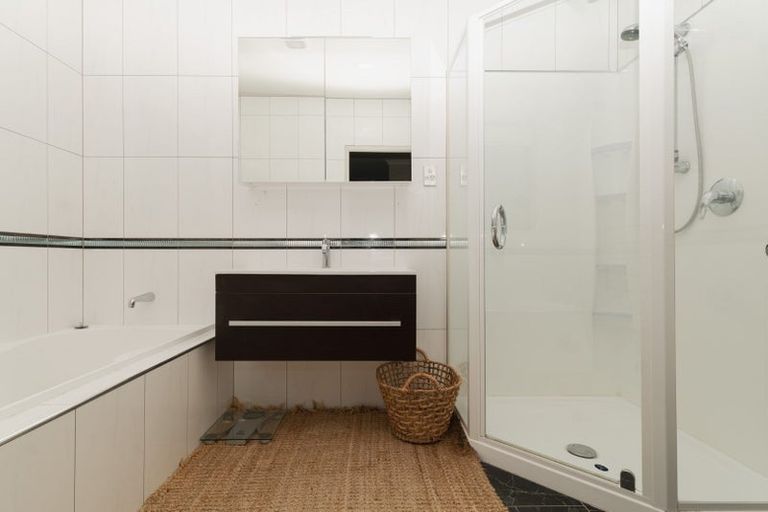 Photo of property in 74 Oakway Drive, Schnapper Rock, Auckland, 0632