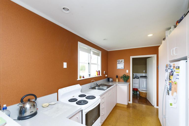 Photo of property in 15 Tweed Street, Roslyn, Palmerston North, 4414