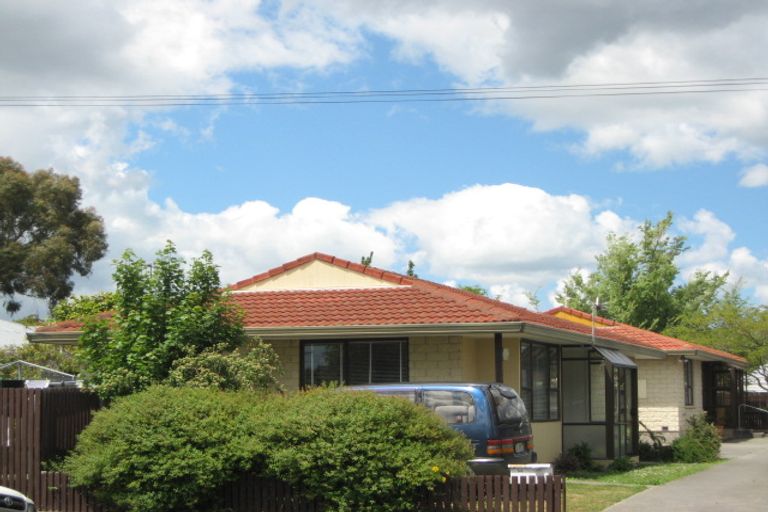 Photo of property in 2/14 North Avon Road, Richmond, Christchurch, 8013