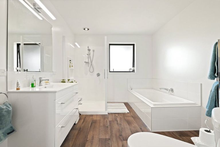 Photo of property in 11 Mallard Drive, Waihola, Outram, 9073