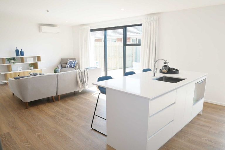 Photo of property in 4/23 Hills Road, Edgeware, Christchurch, 8013