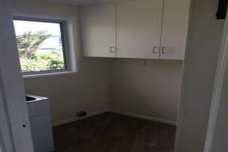 Photo of property in 13 Harmel Road, Glendene, Auckland, 0602