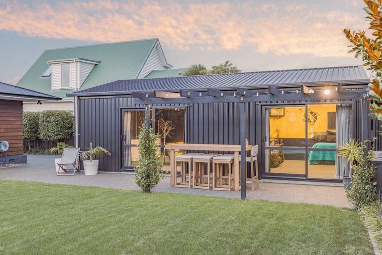 Photo of property in 87 Beachville Road, Redcliffs, Christchurch, 8081