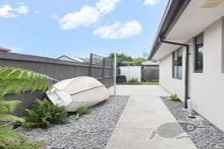 Photo of property in 1 Teal Close, Woolston, Christchurch, 8023