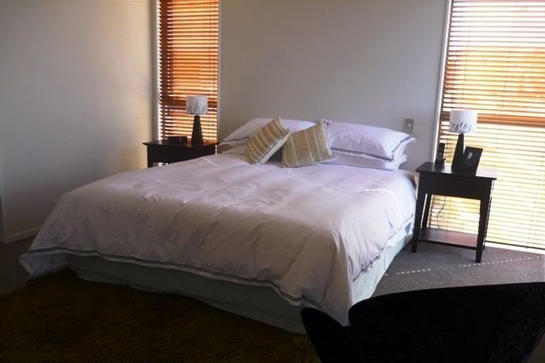 Photo of property in Patent 326 Apartments, 326 Evans Bay Parade, Hataitai, Wellington, 6021