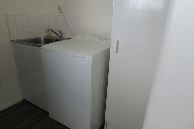 Photo of property in 39 Compton Street, Woolston, Christchurch, 8062