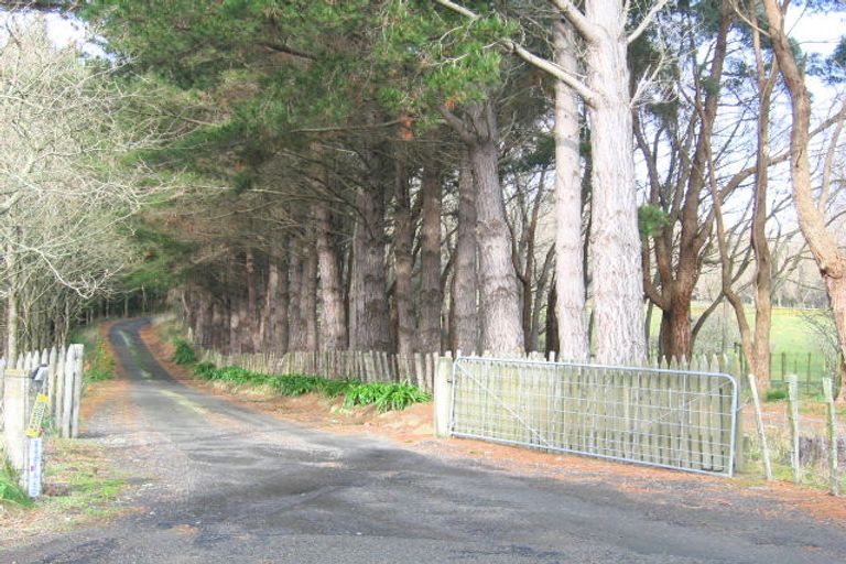 Photo of property in 124 Pahiatua Aokautere Road, Aokautere, Palmerston North, 4471