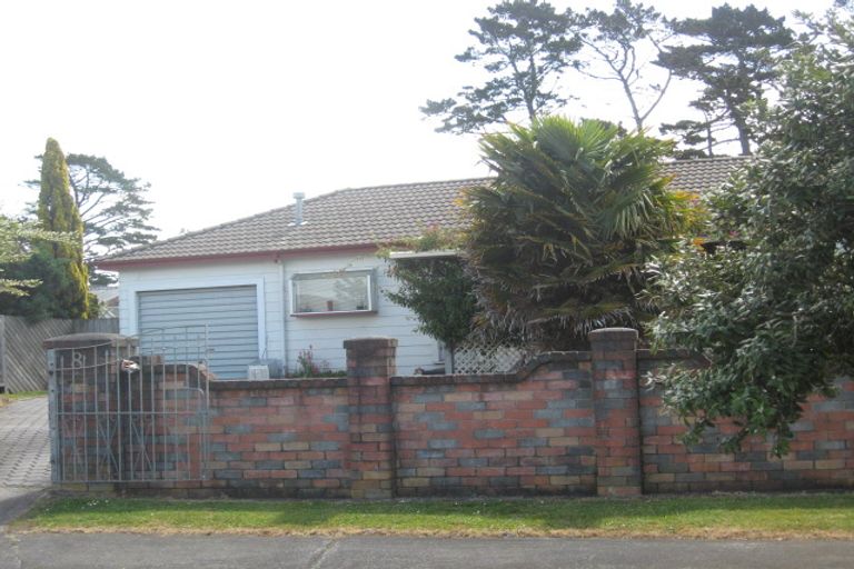Photo of property in 8 Rukumoana Place, Clendon Park, Auckland, 2103