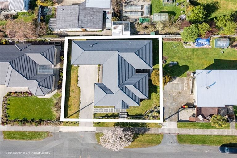 Photo of property in 14 Mary Street, Gore, 9710