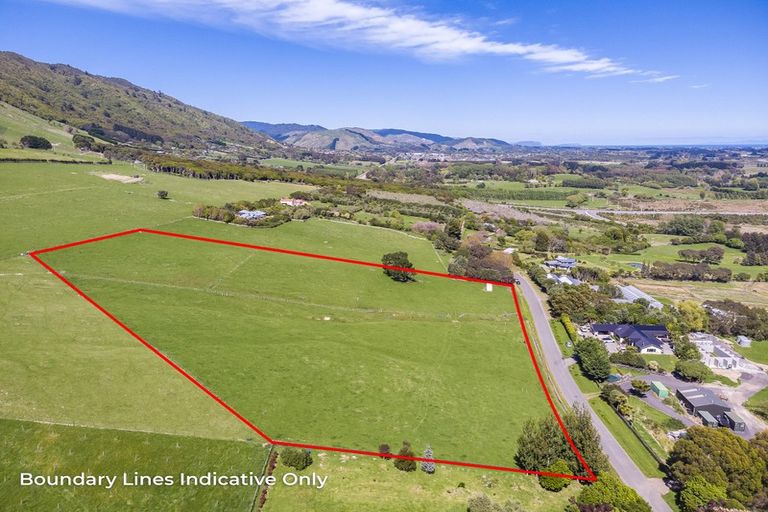 Photo of property in 39 Octavius Road, Peka Peka, Waikanae, 5391