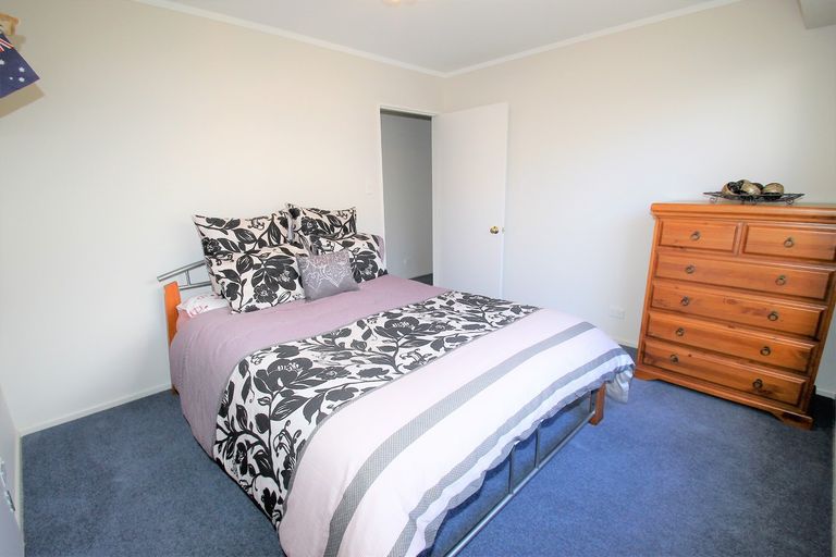 Photo of property in 17 Rowan Place, Mosgiel, 9024