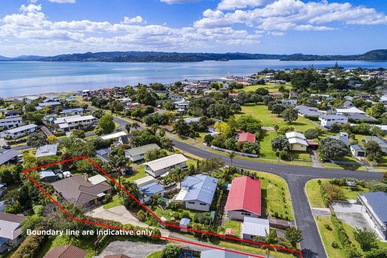 Photo of property in 4 Curlew Place, One Tree Point, 0118