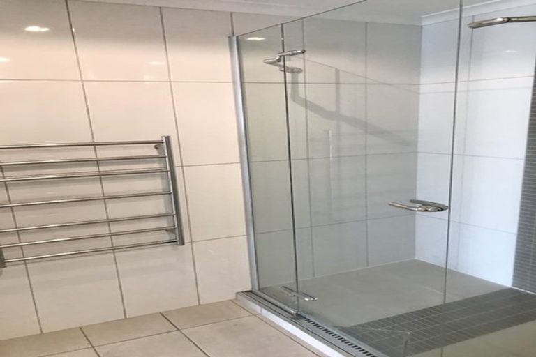 Photo of property in Bellagio Apartments, 4e/39 Taranaki Street, Te Aro, Wellington, 6011