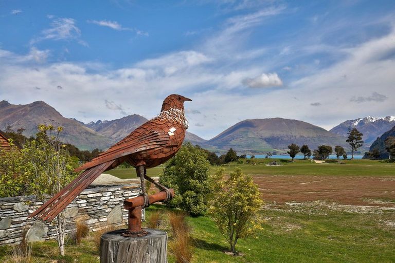 Photo of property in 27 Peregrine Falcon Road, Mount Creighton, Queenstown, 9371