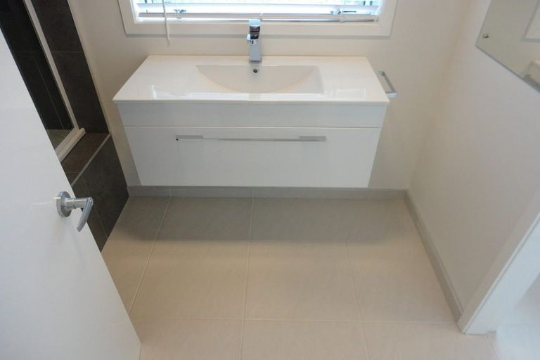 Photo of property in 4a Thurlestone Place, Burnside, Christchurch, 8053