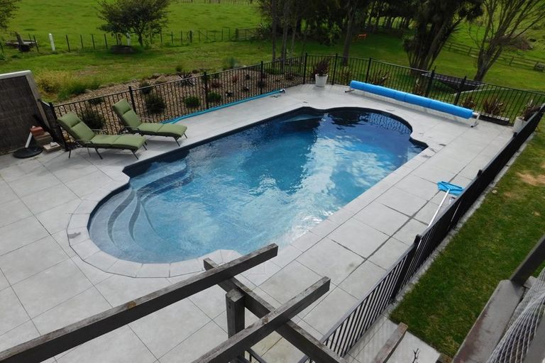 Photo of property in 129 Woodhouse Road, Patumahoe, Pukekohe, 2679