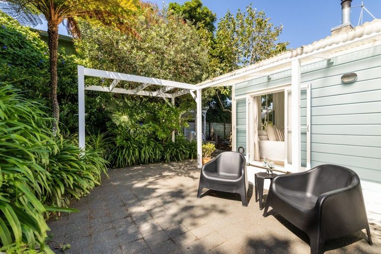 Photo of property in 79 Milton Road, Bluff Hill, Napier, 4110