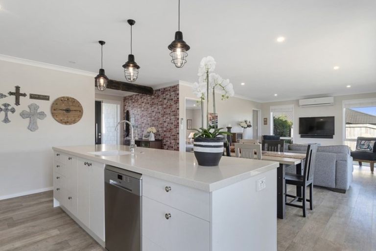 Photo of property in 5 Greystone Place, Omokoroa, 3114