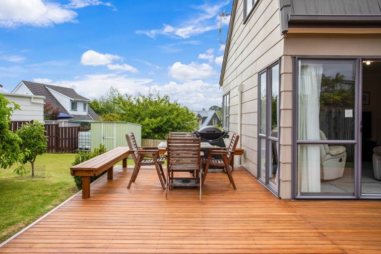 Photo of property in 13 Tetrarch Place, Totara Vale, Auckland, 0629