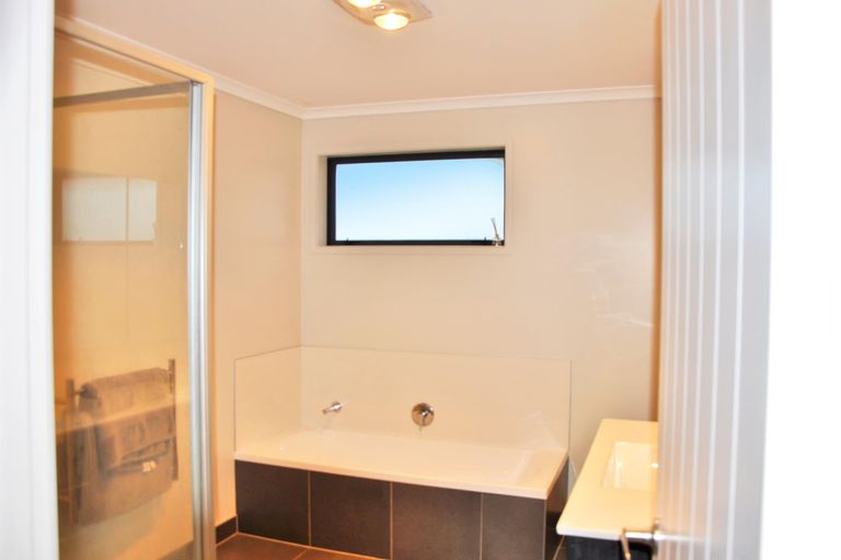 Photo of property in 177 Sandspit Road, Shelly Park, Auckland, 2014