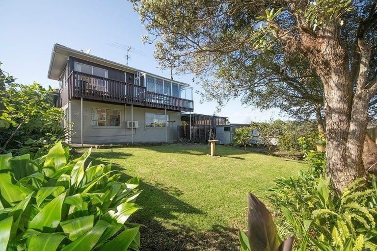 Photo of property in 6 Sunnylaw Place, Glen Eden, Auckland, 0602