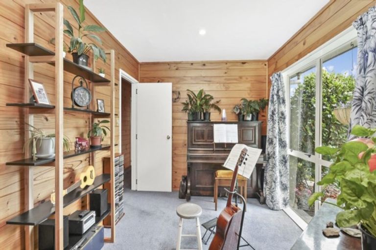 Photo of property in 5 De Renzie Place, Kirwee, Darfield, 7571