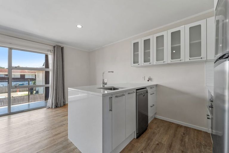 Photo of property in 3/420a Hibiscus Coast Highway, Orewa, 0931